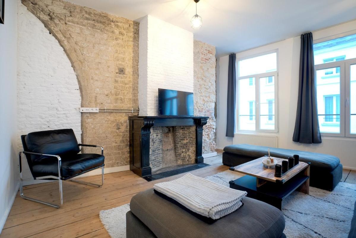 2br Aa Location *